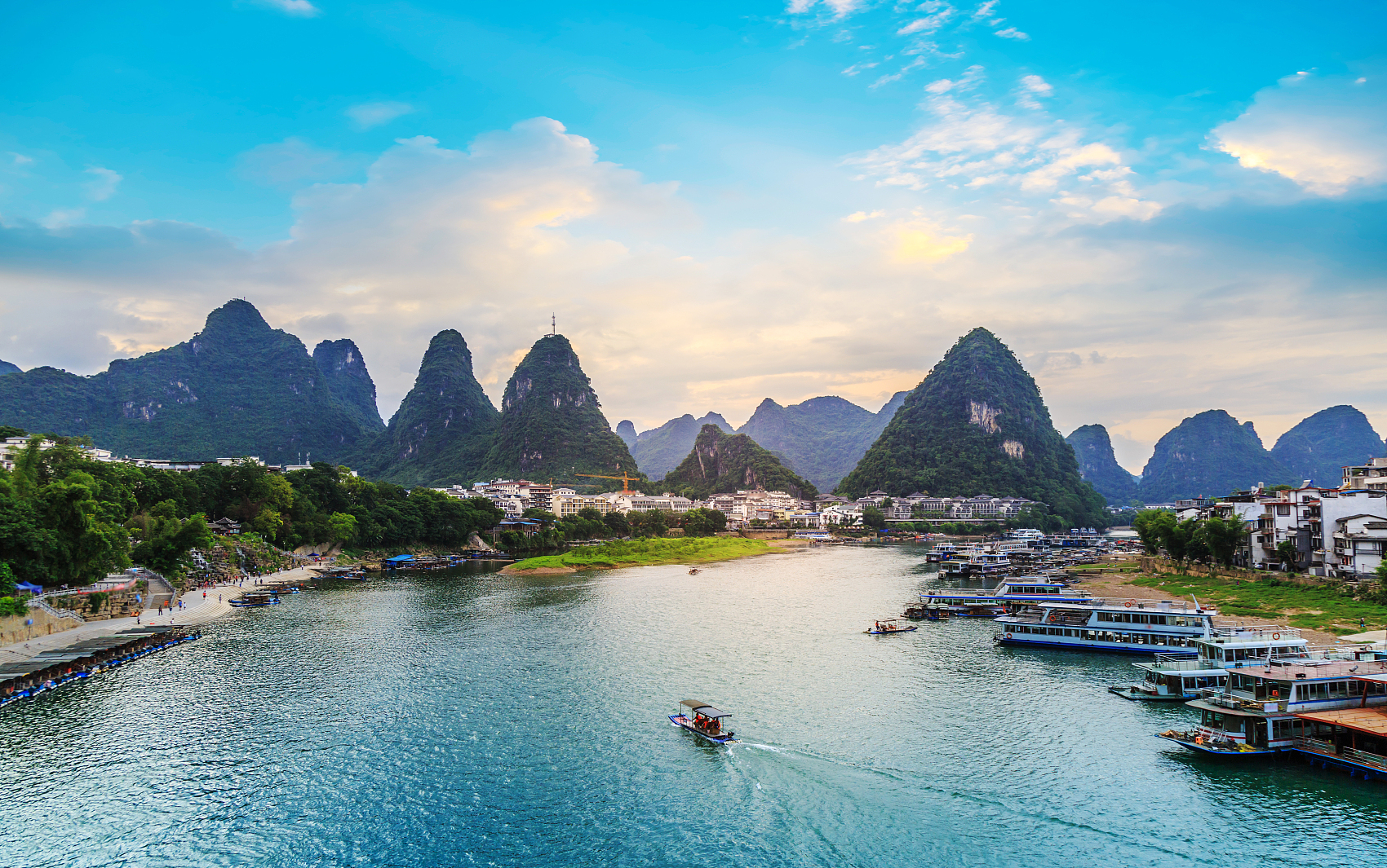 Guilin Landscape and Terraced Fields Deep Exploration Tour