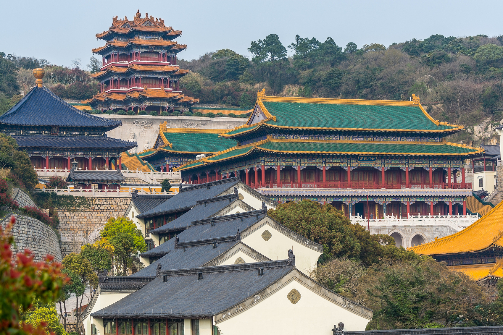 Buddhist mountains and artistic beaches